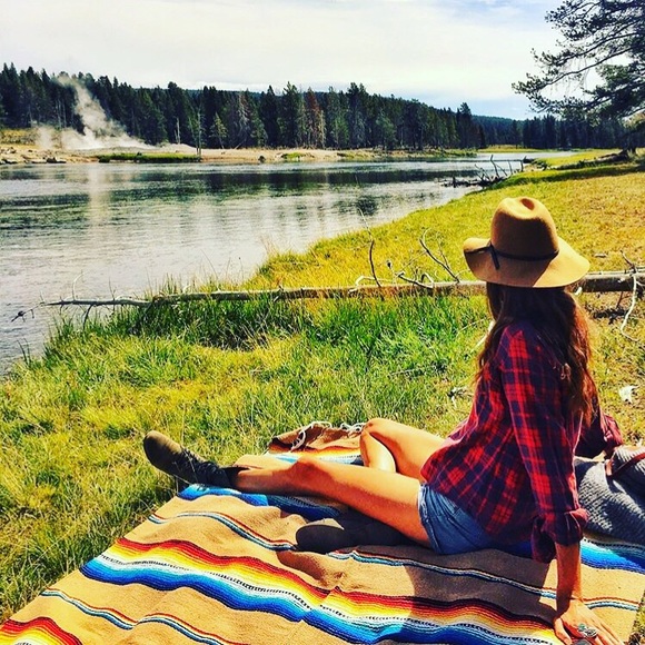 Meet your Posher, Andrea - Picture 8 of 8